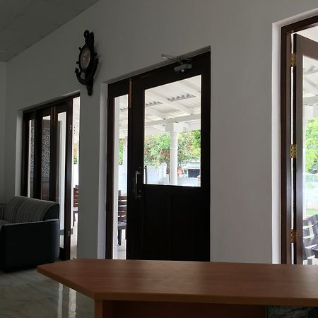 Lavonka Tourist Rest Hotell Anuradhapura Eksteriør bilde