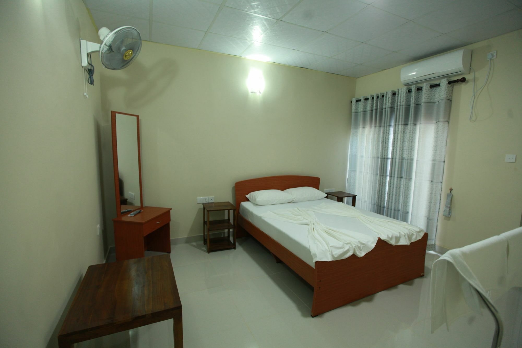 Lavonka Tourist Rest Hotell Anuradhapura Eksteriør bilde